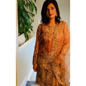 Meet your Posher, Ayesha